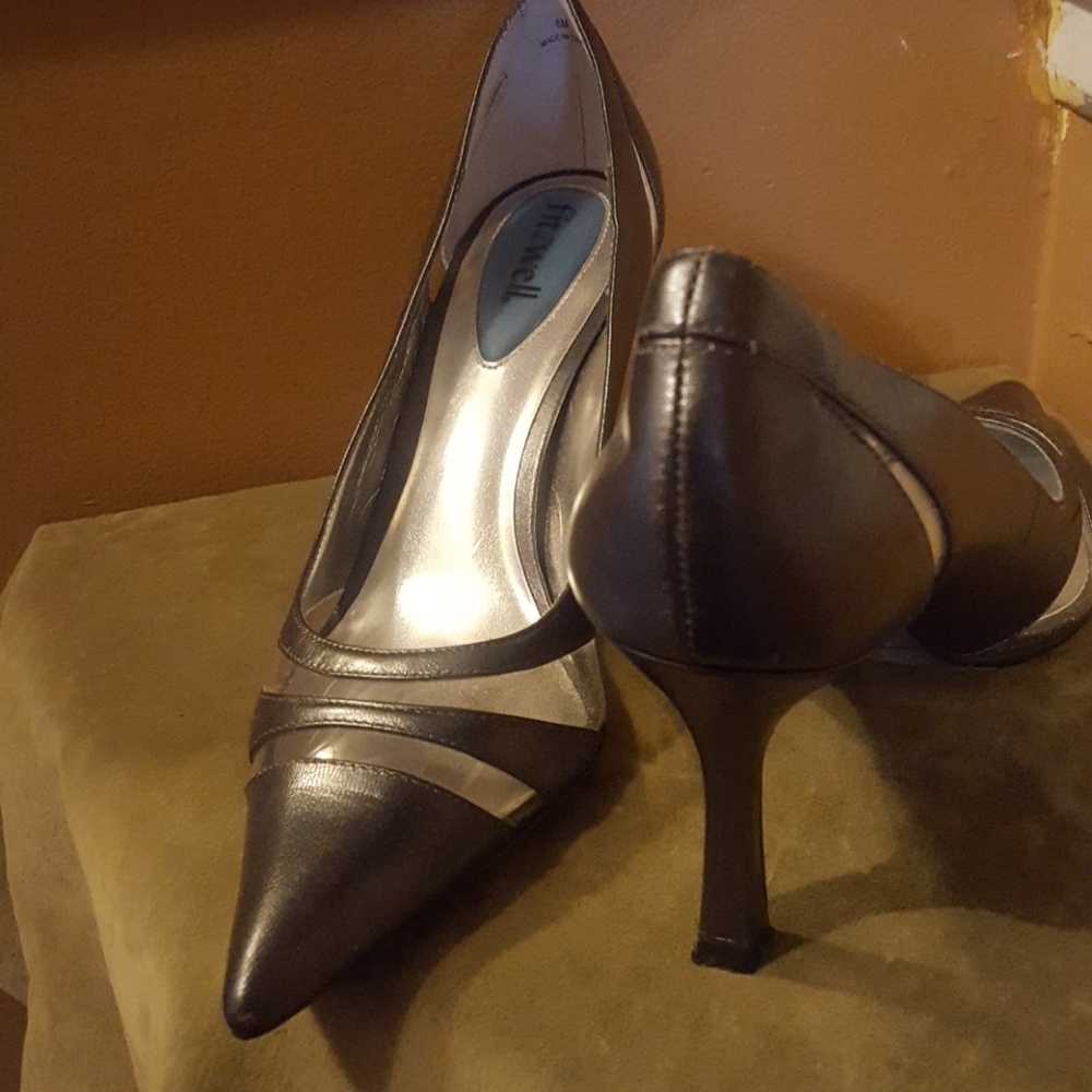Ladies' shoes